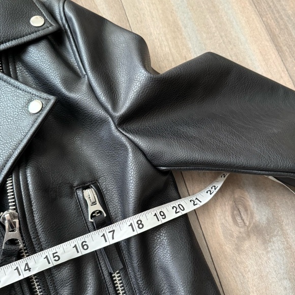 H&M women’s oversized biker moto faux leather jacket black size medium - Picture 7 of 8